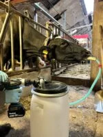 Drenchpomp met Boormachineaandrijving en 25 l Vat voor Koeien – Excellent Cow Drencher Drill Driven - Afbeelding 2