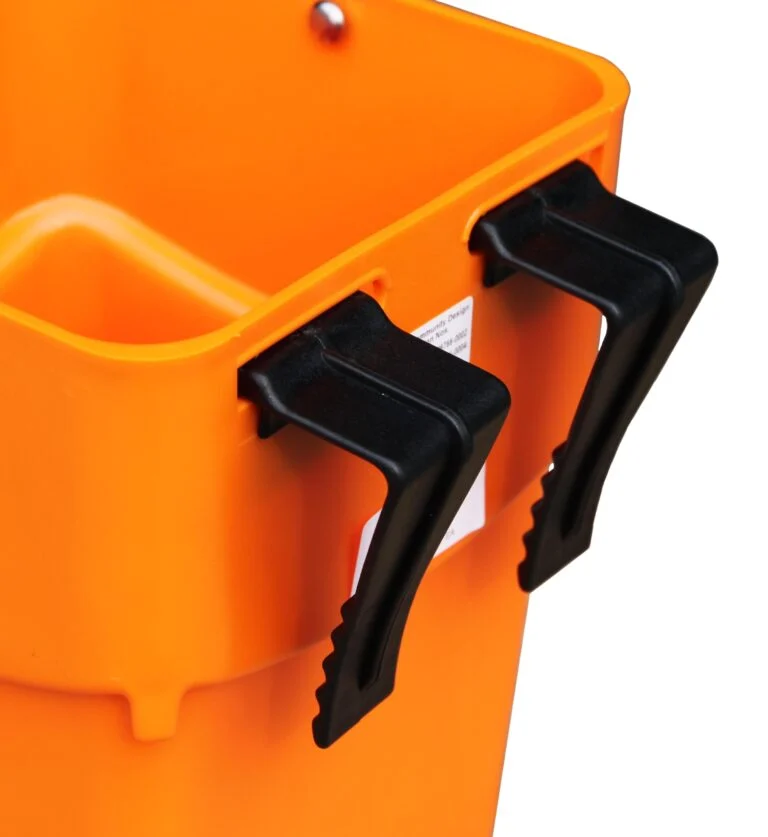 Kalverdrinkemmer Oranje met Ophanghaken, 5 l – Shoof Kalf Feeder M1 Rail-Hang