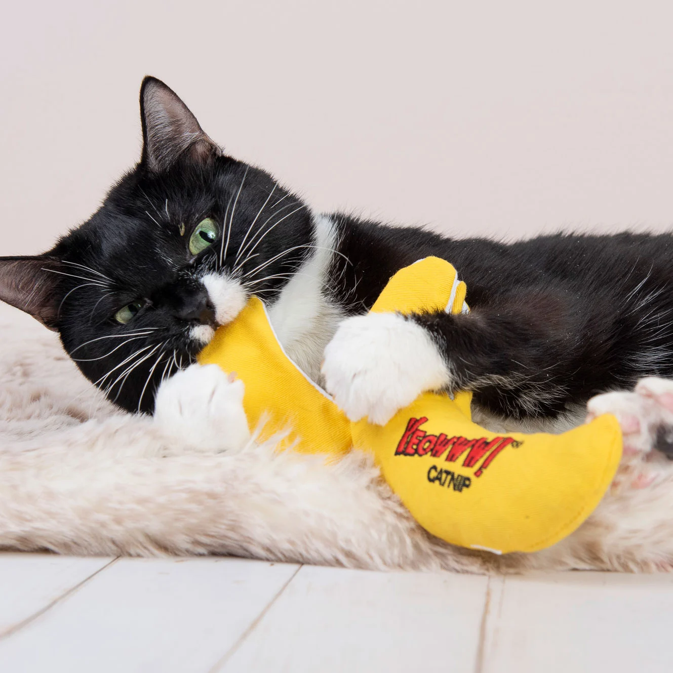 Speelbanaan voor Katten, Gepeld en Gevuld met Kattenkruid, 18 cm – Yeowww! Chicata Banana Peeled - Afbeelding 3